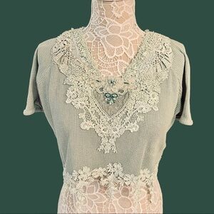 Vintage designer Mint color Lace crop top. Size Smedium. Stunning! Vintage Y2K